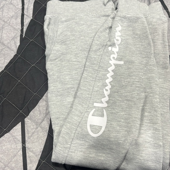 Brand new champion, sweatpants - Picture 2 of 4